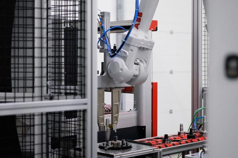 Illustration : SOLU-TECH automatise sa production pour mieux maîtriser ses temps de développement produit avec la suite NX MCD